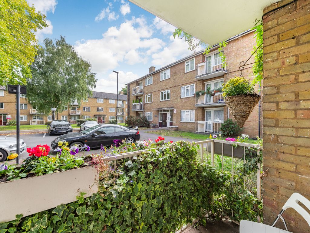 Beaconsfield Close, London W4