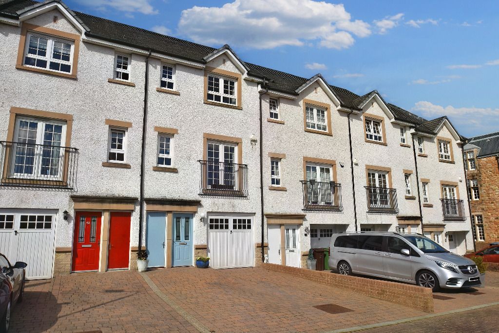 3 bed town house for sale in 66 Parklands Oval, Crookston, Glasgow G53