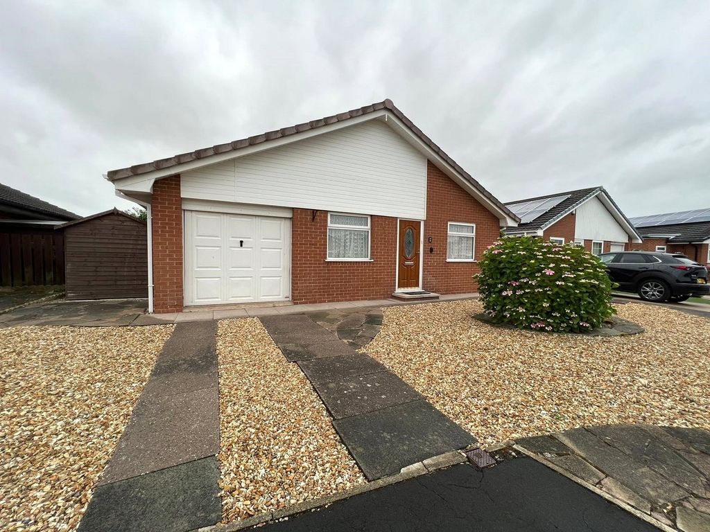 3 bed bungalow for sale in Ramsey Close, Lytham St. Annes, Lancashire
