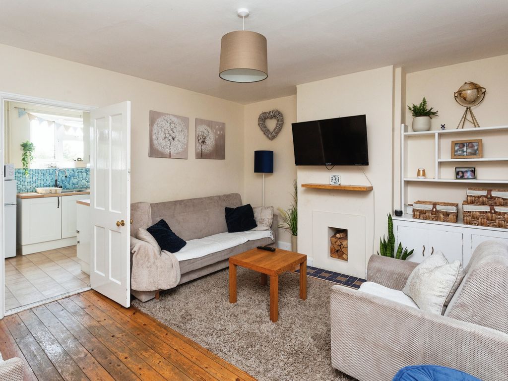 2 bed semidetached house for sale in Gladstone Road, Northampton NN5