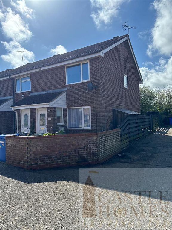 Semidetached house to rent in Broadoak Close, Carlton Colville