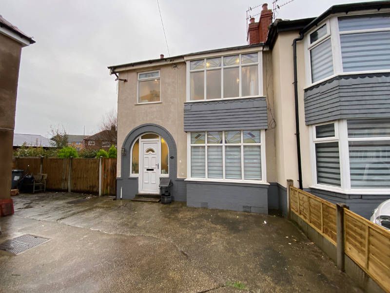 3 bed semidetached house for sale in The Close, Conway Avenue