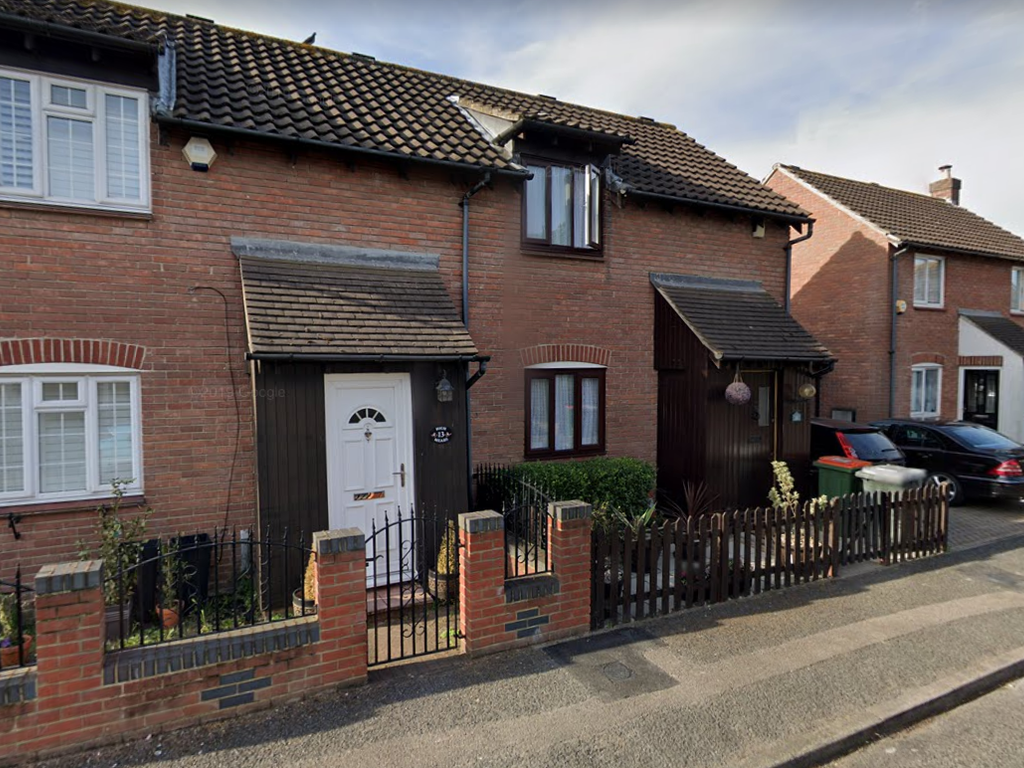 3 bed semidetached house to rent in Alnwick Road, Canning Town/Royal