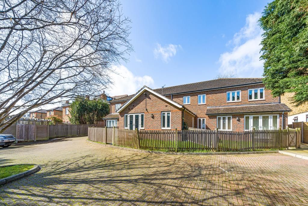 2 bed flat for sale in Whitewood House, Hook Road KT6 Zoopla