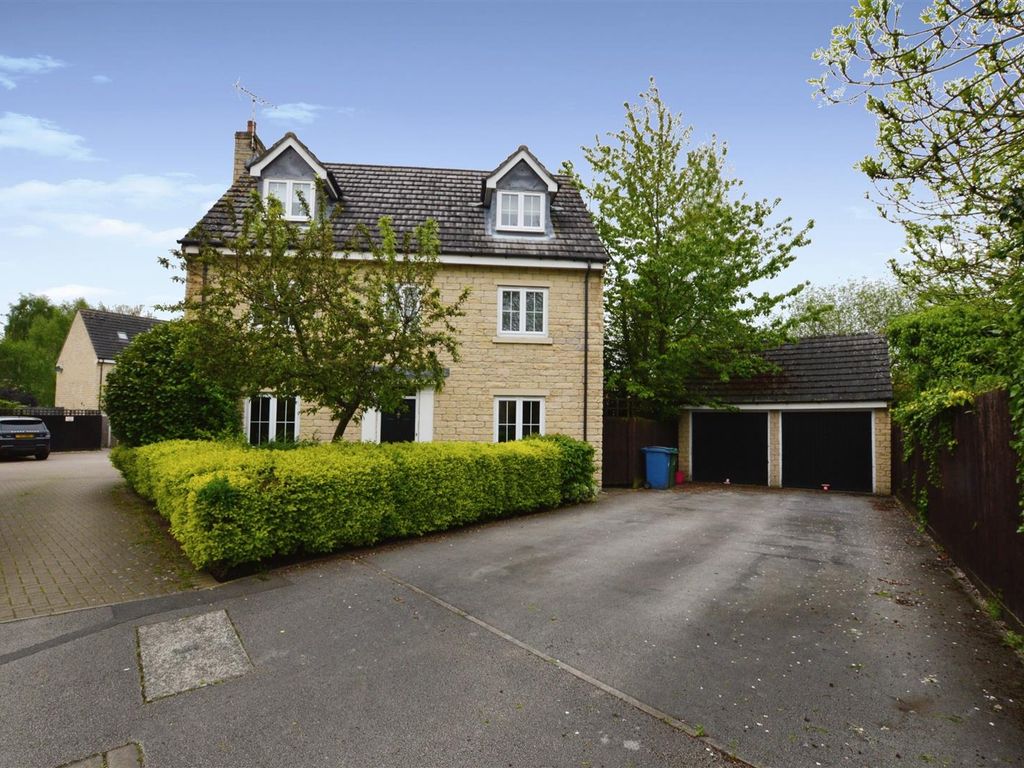 5 bed detached house for sale in Barn Owl Close, Church Warsop