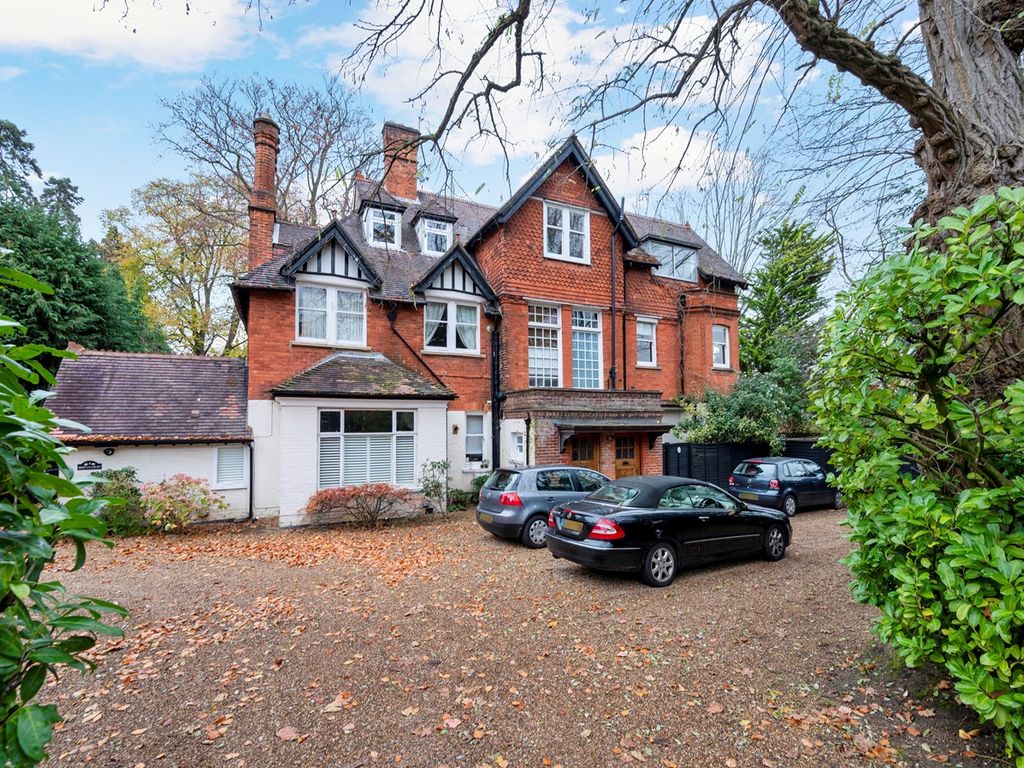 Egerton Road Weybridge KT13  