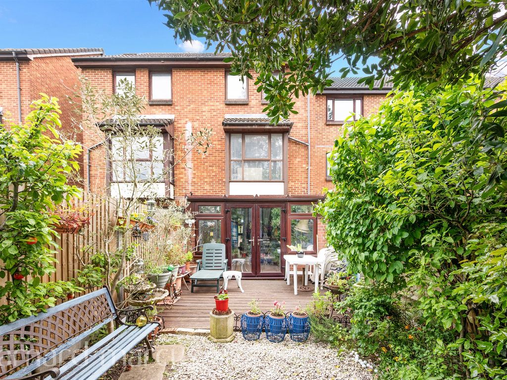3 bed terraced house for sale in Farriers Road, Epsom KT17 Zoopla