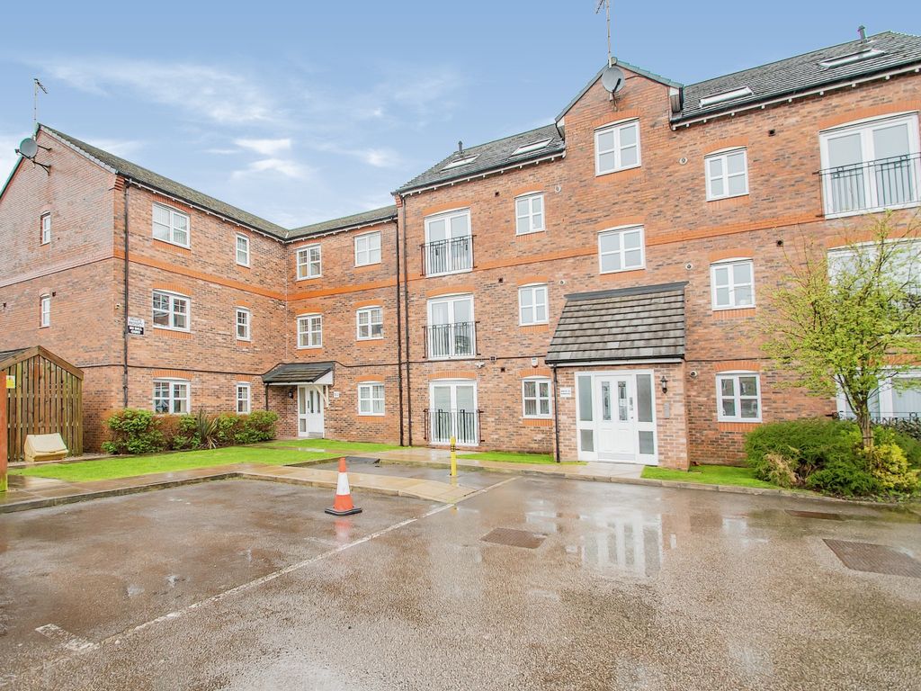 2 bed flat for sale in Fernbeck Close, Farnworth, Bolton, Greater