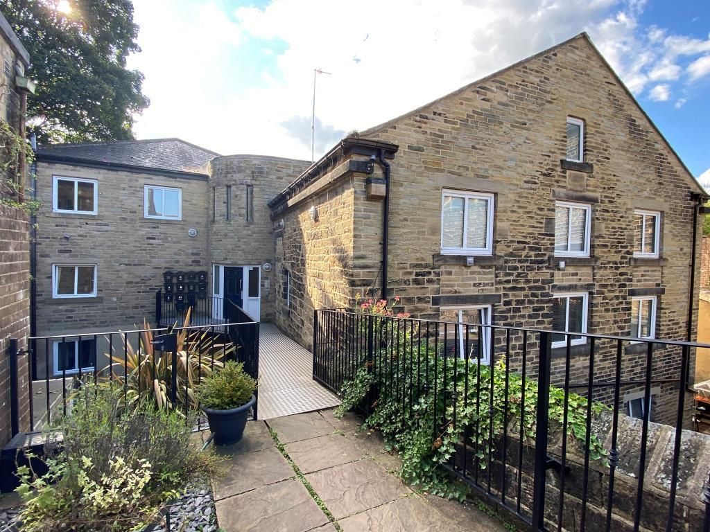 2 bed flat to rent in Dryden Street, Bingley BD16, £575 pcm Zoopla