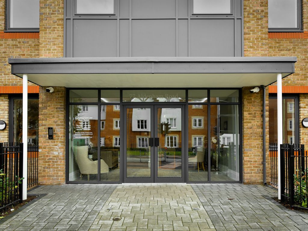 1 bed flat for sale in Aldenham Road, Bushey WD23, £270,000 Zoopla