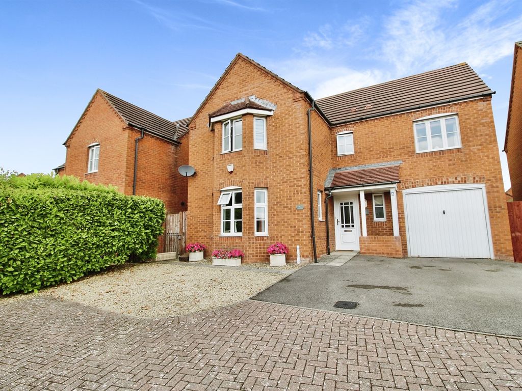 4 bed detached house for sale in Trem Echni, Rhoose, Barry CF62, £420,000 Zoopla