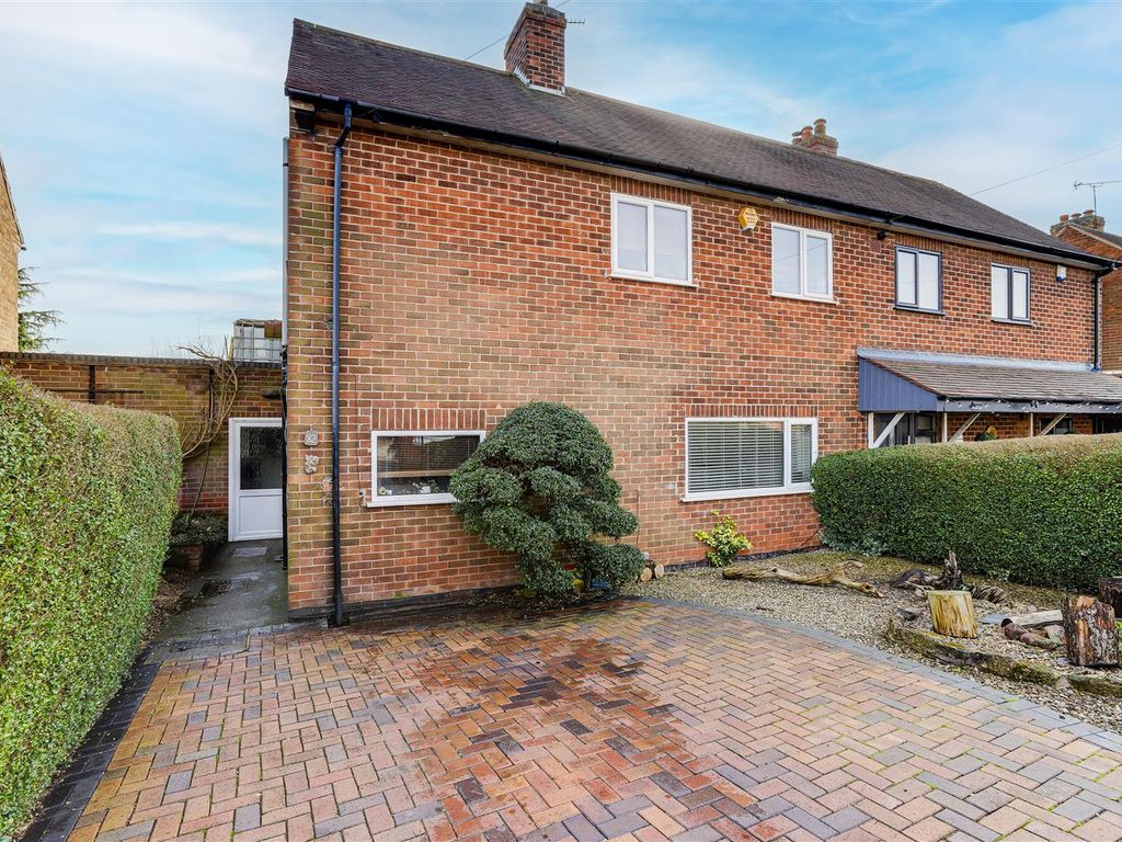 3 bed semidetached house for sale in Birchfield Road, Arnold