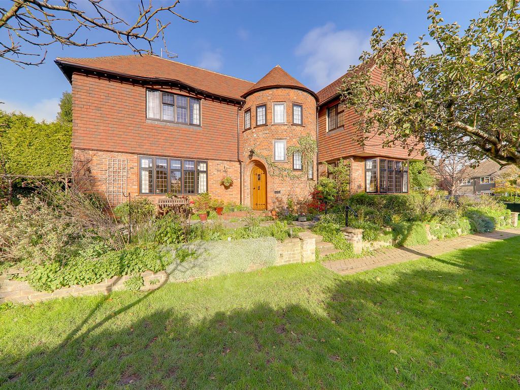 4 bed detached house for sale in First Avenue, Charmandean, Worthing