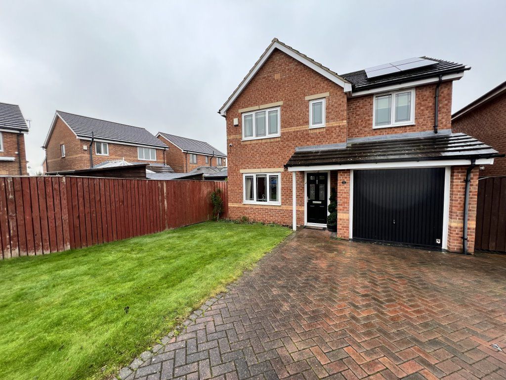 4 bed detached house to rent in Whitwell Drive, Streethouse WF7, £1,100