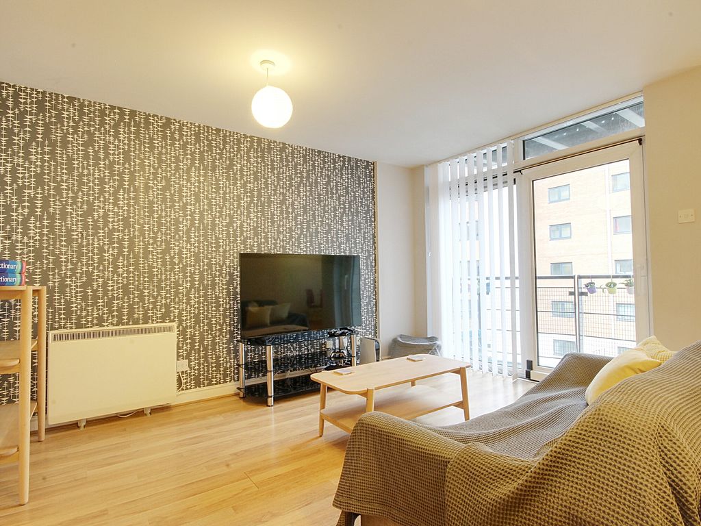 1 bed flat to rent in Fishguard Way, London E16 Zoopla