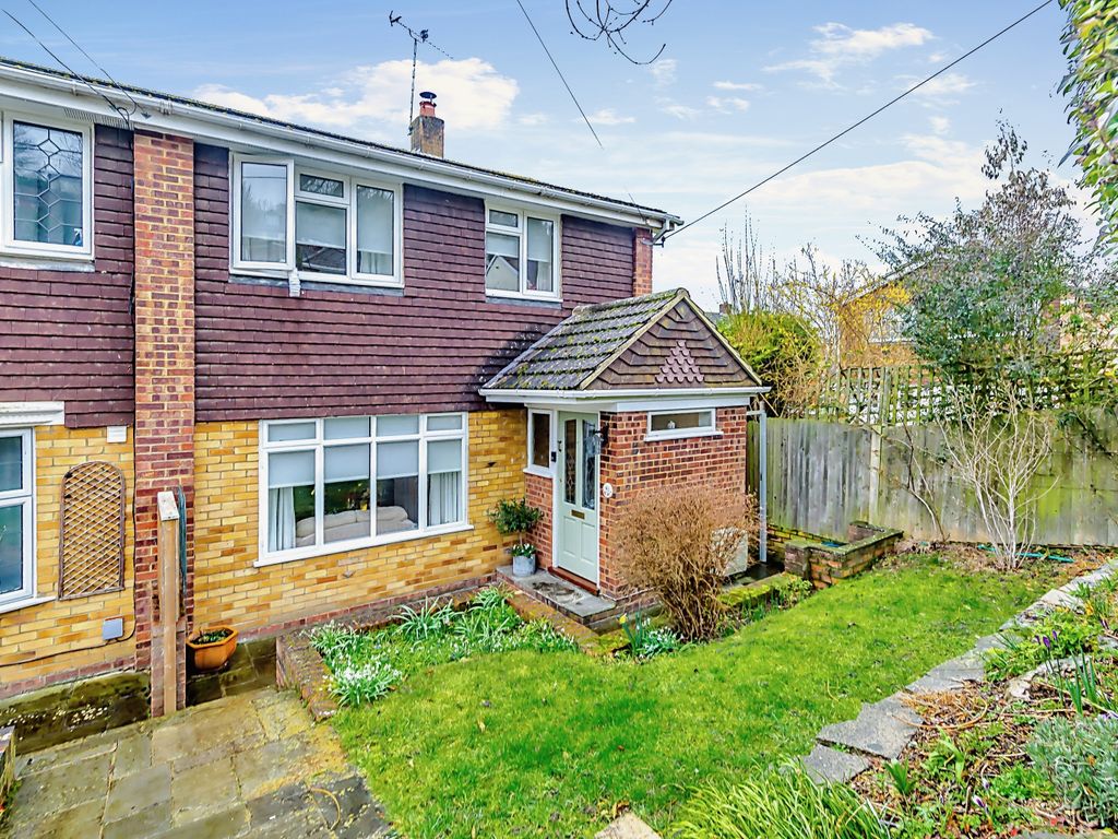 3 bed semidetached house for sale in Victoria Gardens, Biggin Hill