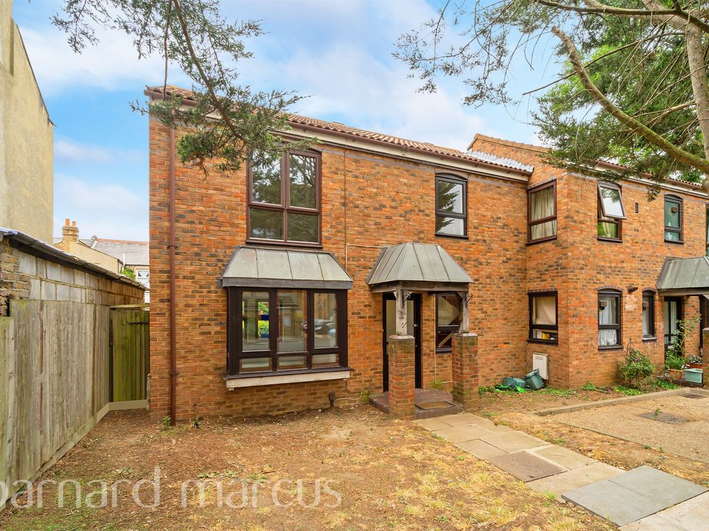 Stanley Road, Hounslow TW3  
