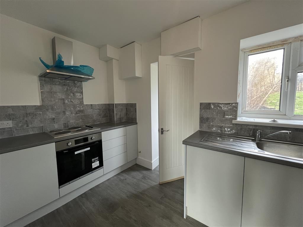 3 bed property to rent in Maes Yr Haf, Pwll, Llanelli SA15, £900 pcm