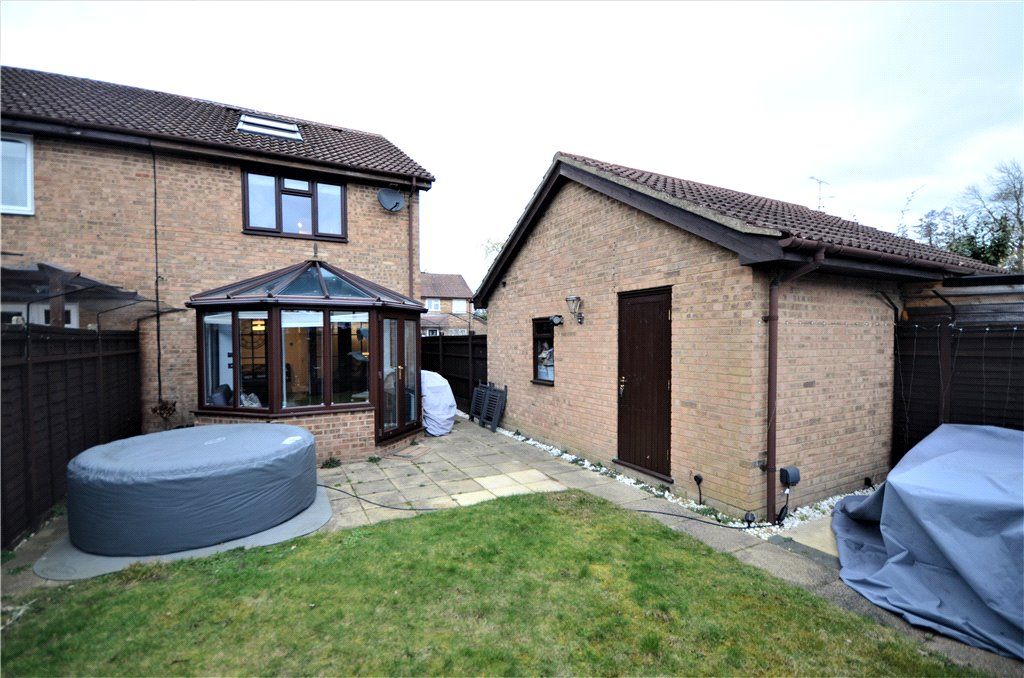 3 bed semidetached house for sale in Netherhouse Moor, Church Crookham