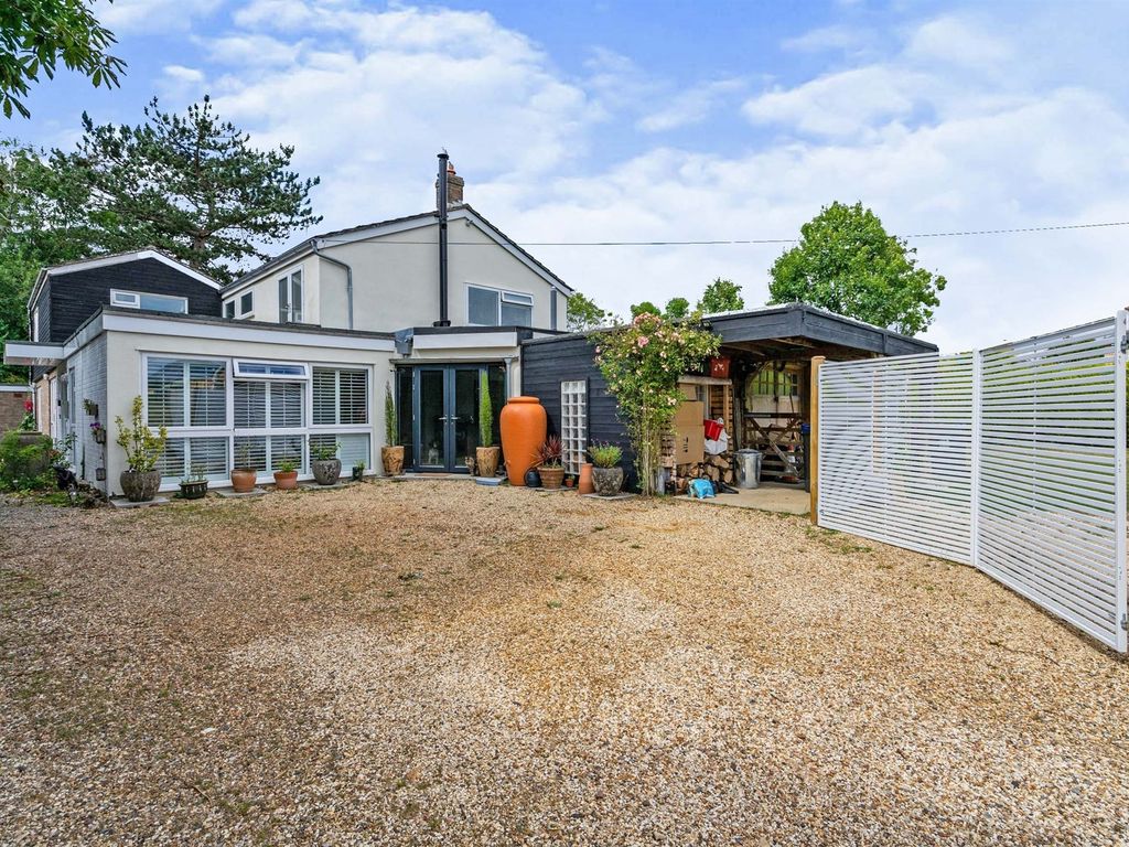 3 bed semidetached house for sale in Abbotts Lane, Widford, Ware SG12