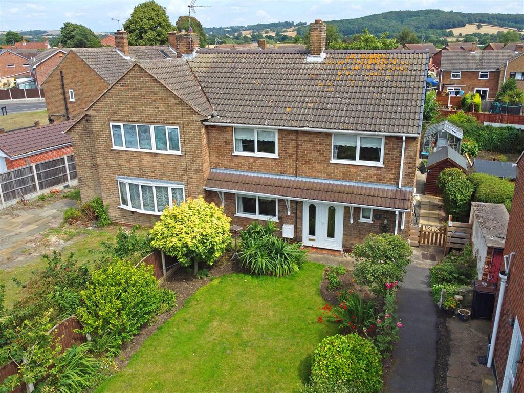 3 bed semidetached house for sale in Broom Road, Calverton, Nottingham