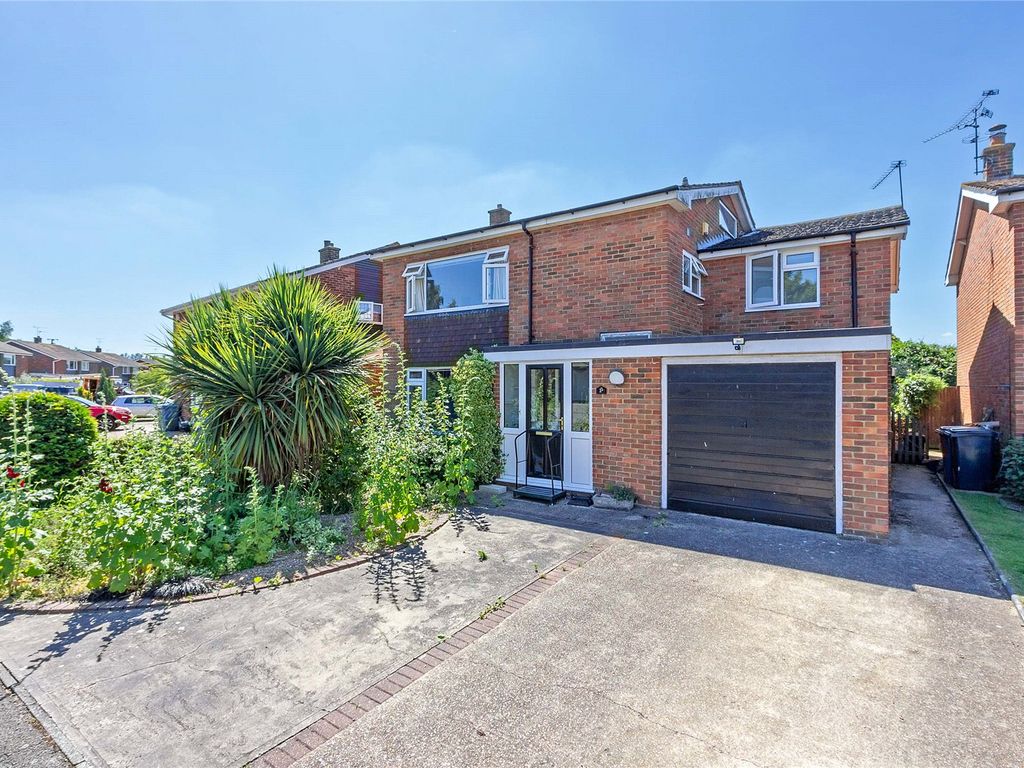 5 bed detached house for sale in Crosier Court, Upchurch, Sittingbourne
