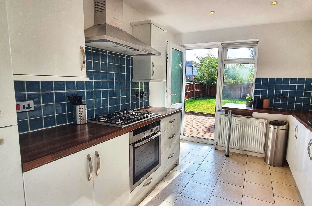 4 bed flat to rent in Cherwell Drive, Marston, Oxford OX3 Zoopla