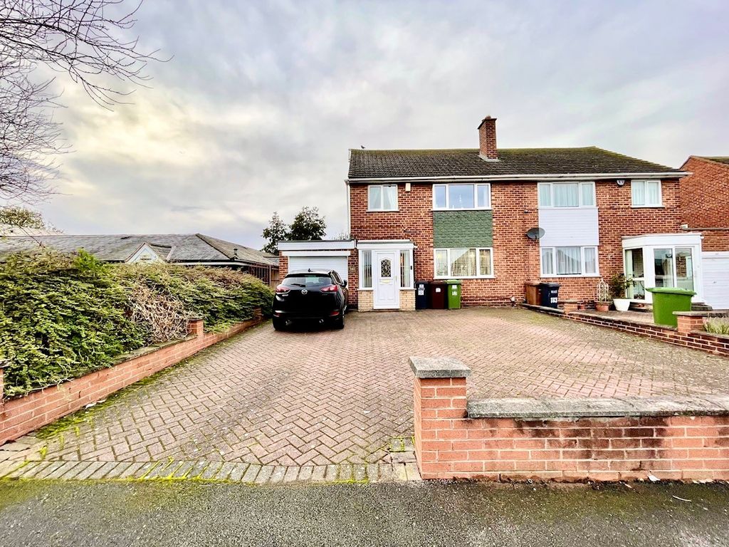 3 bed semidetached house for sale in Richmond Road, Olton, Solihull