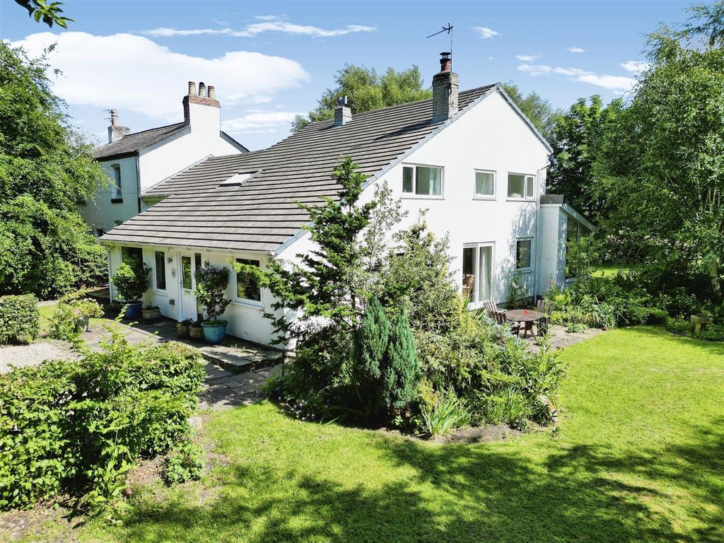 4 bed semidetached house for sale in Plex Moss Lane, Halsall, Ormskirk