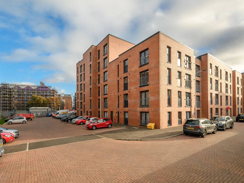 2 bed flat for sale in 22/4, Ashley Place, Edinburgh EH6, £240,000 Zoopla