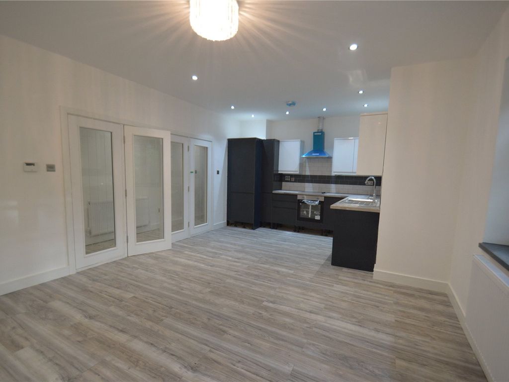 1 bed flat to rent in London Road North, Merstham, Redhill, Surrey RH1