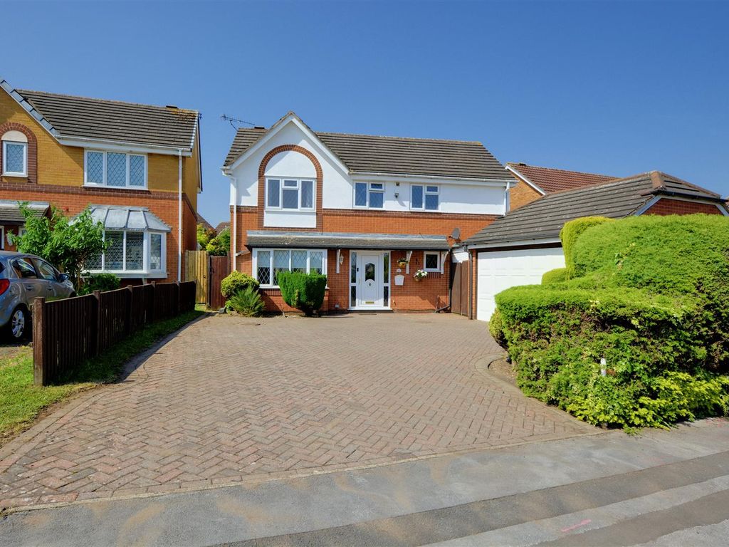 4 bed detached house for sale in Northolt Drive, Nuthall, Nottingham