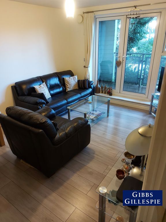 2 bed flat to rent in Hibernia Road, Hounslow TW3, £2,000 pcm Zoopla