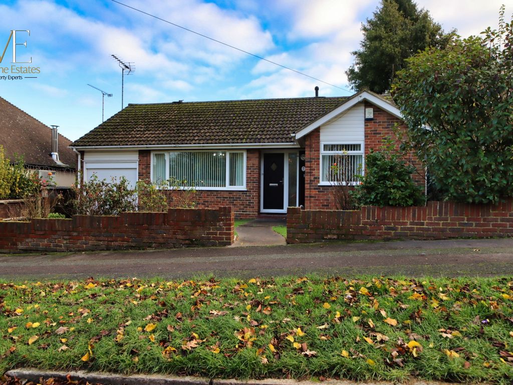2 bed bungalow for sale in Park Avenue, Gravesend, Kent DA12, £380,000