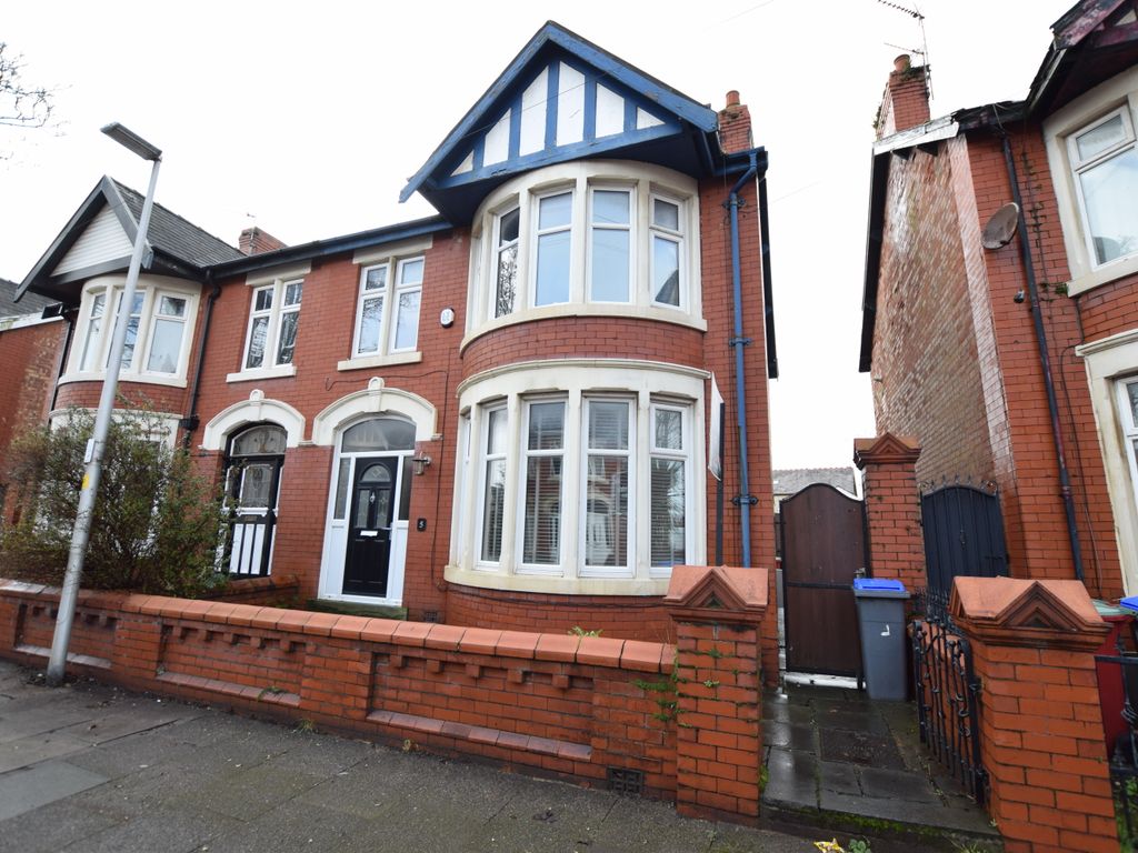 3 bed semidetached house for sale in Kingsway, Blackpool FY4, £140,000