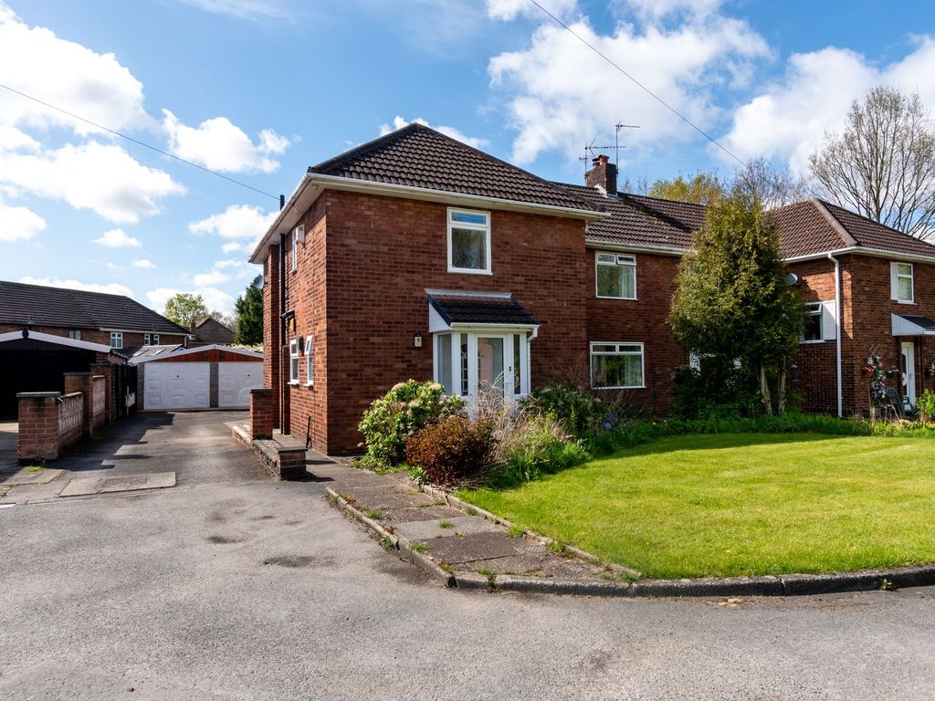 4 bed semidetached house for sale in Mill Farm Close, Warrington WA2