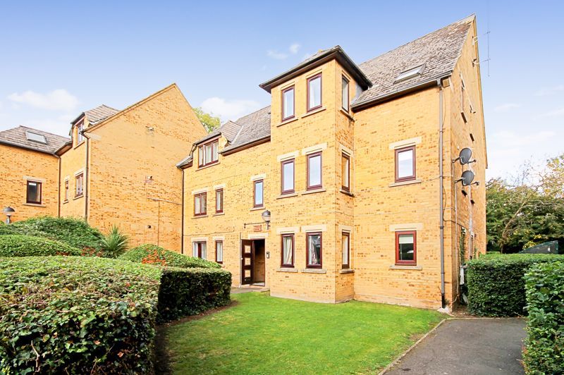 1 bed flat for sale in Northwick Avenue, Kenton, Harrow HA3, £300,000