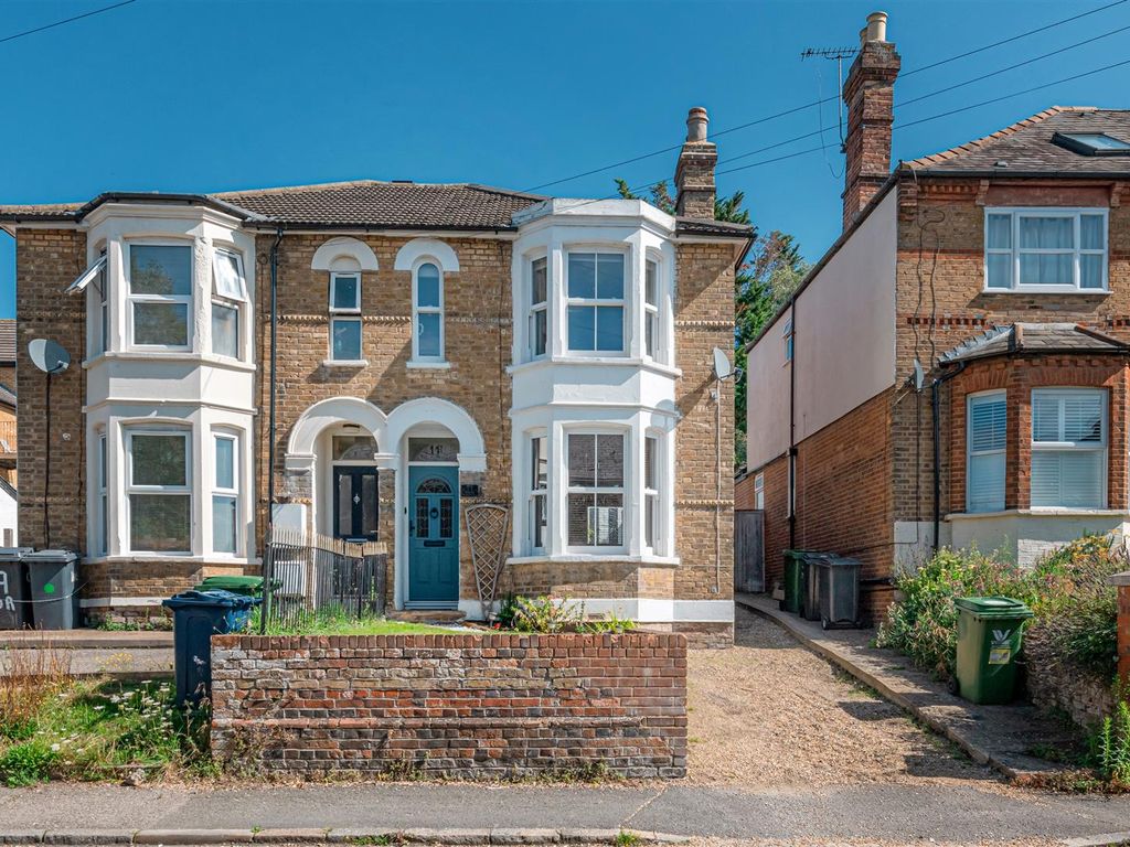 3 bed property for sale in Queens Road, High HP13, £475,000