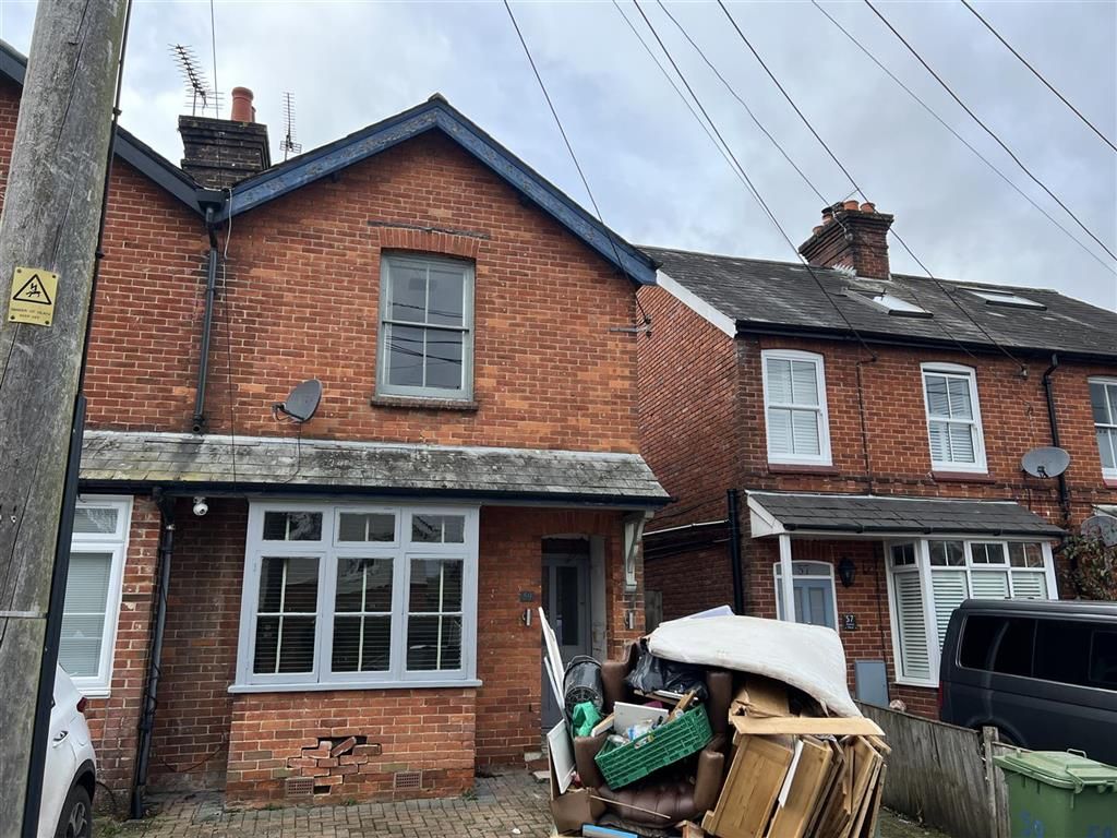 2 bed semidetached house for sale in Rushes Road, Petersfield GU32