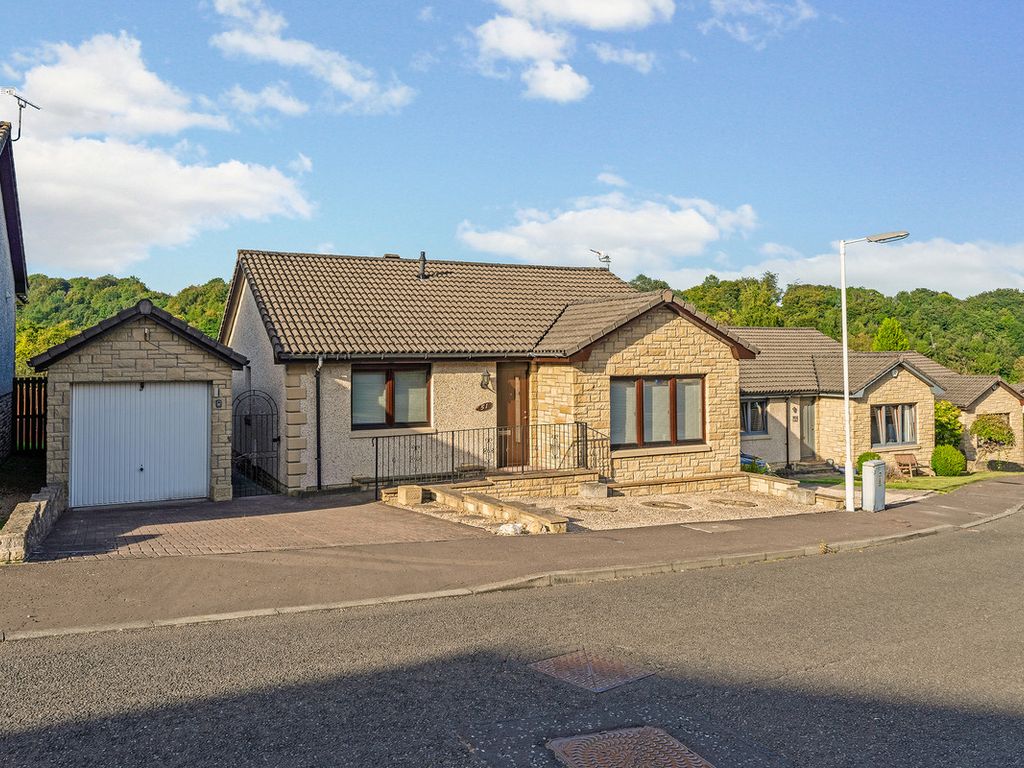 3 bed bungalow for sale in Dunrobin Road, Kirkcaldy KY2, £229,500 Zoopla