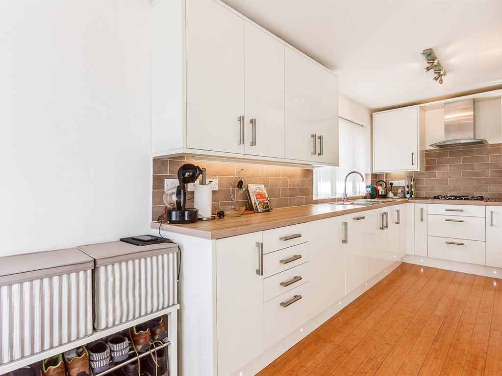 3 bed semidetached bungalow for sale in Coxley View, Netherton