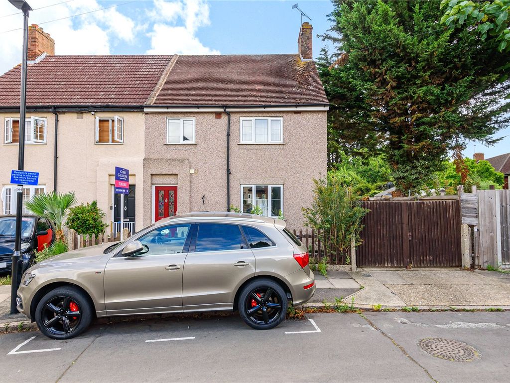 3 bed semidetached house for sale in Plum Garth, Brentford TW8 Zoopla