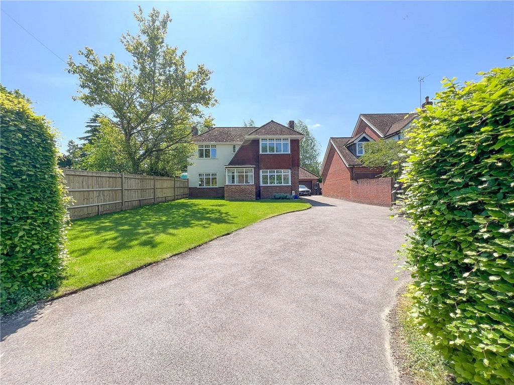 3 bed detached house for sale in Houghton, Stockbridge SO20, £750,000