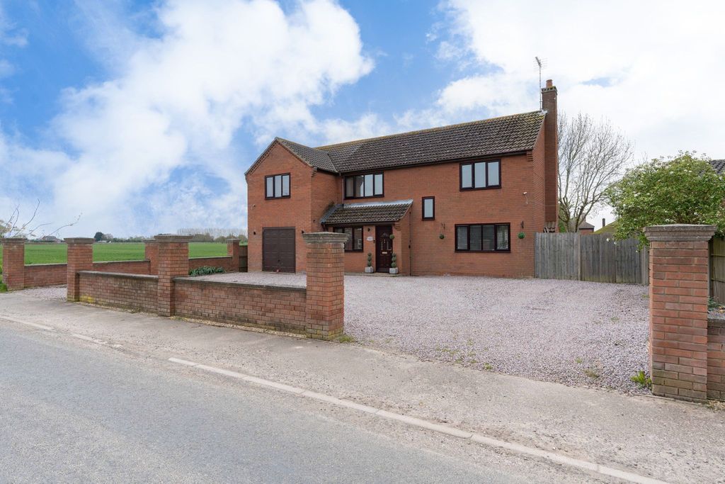 6 bed detached house for sale in Northgate, Pinchbeck, Spalding PE11