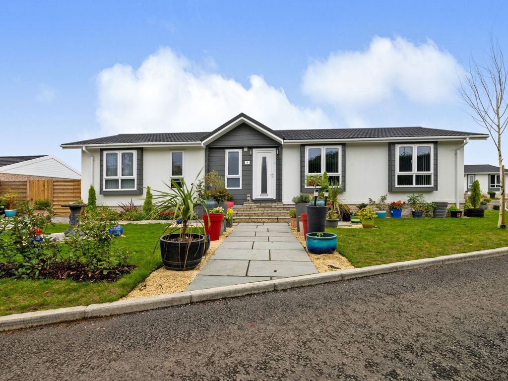 2 bed mobile/park home for sale in John Francis Way, Torksey Lock, Lincoln LN1, £190,000 Zoopla