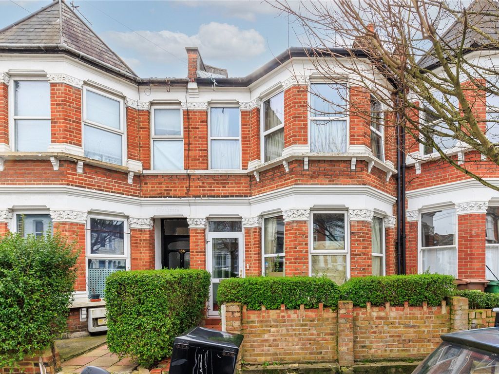 3 bed terraced house for sale in Falkland Road, London N8, £800,000