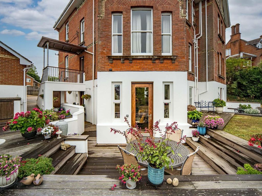 3 bed flat for sale in Baring Road, Cowes PO31 Zoopla