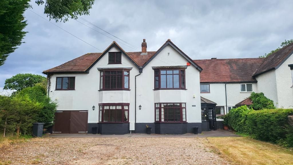 5 bed semidetached house to rent in Alcester Road, Portway, Birmingham