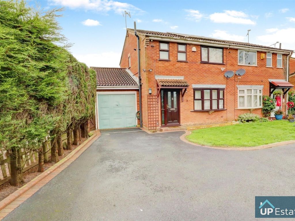 3 bed semidetached house for sale in Wimbourne Close, Nuneaton CV10, £