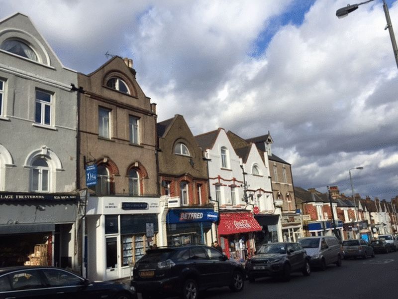 Room to rent in Replingham Road, Southfields SW18 Zoopla